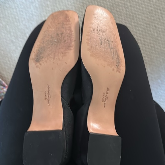 Salvatore Ferragamo Mary Jane Style Shoes
Size 11 excellent condition - Picture 5 of 6